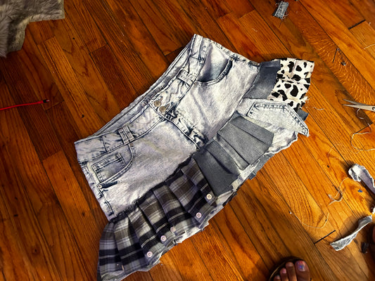 Plaid light washed skirt 🤍